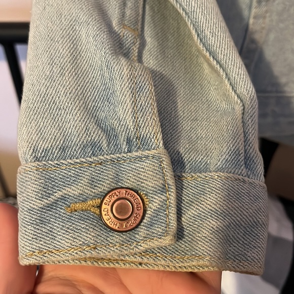 Jean Jacket - light wash - Picture 3 of 4